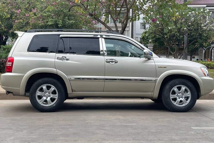 Private Transfer from Sihanoukville to Phnom Penh by Car or Minivan photo 2