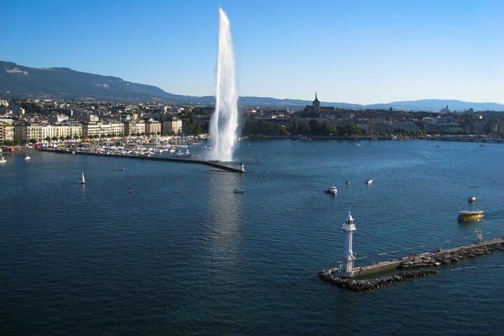 Solar-Powered Geneva Cruise: 60-Min Wine & Aperitif on Lac Léman photo 5