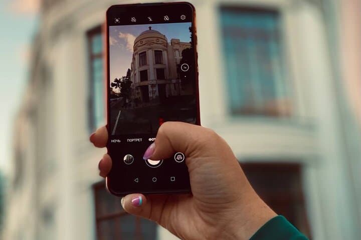 Photo Quest in Tbilisi: Historic Street Photography Adventure