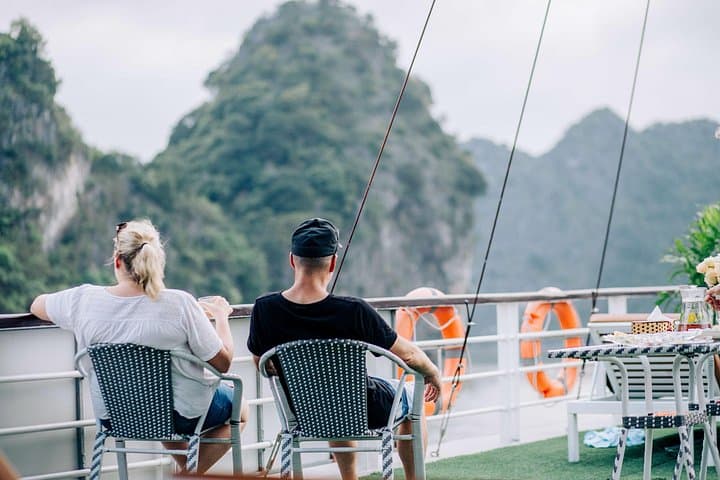 Full-Day Halong Bay Cruise from Hanoi: Kayaking, Caves & Titop Island photo 4