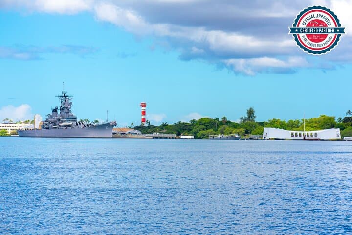 Pearl Harbor Remembered: USS Arizona & Missouri Guided Tour from Honolulu