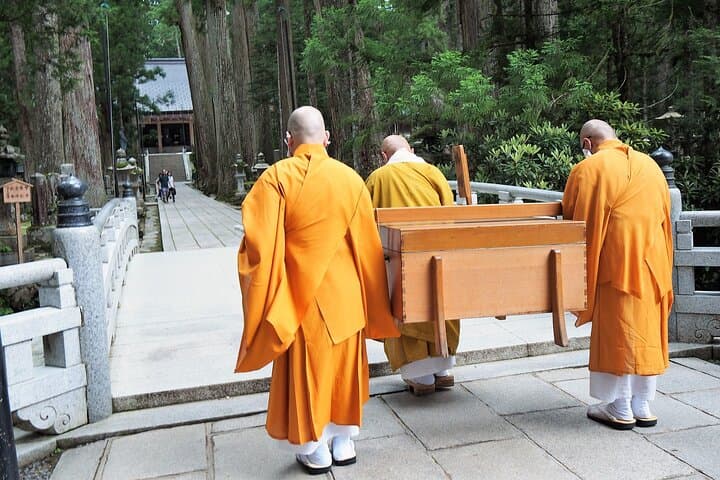 Koyasan Half-Day Private Tour: Okunoin, Kongobuji & Garan photo 1