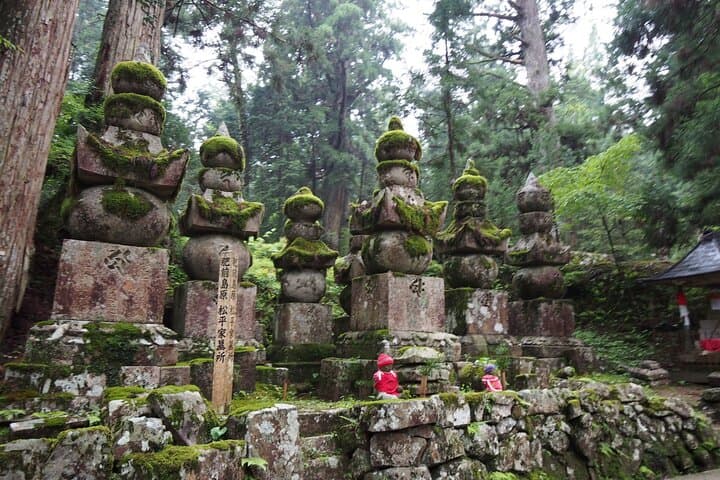 Koyasan Half-Day Private Tour: Okunoin, Kongobuji & Garan photo 3