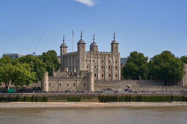London Creative Photography Walking Tour — Trafalgar Square to Tower Bridge photo 4