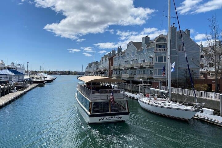 Portland-harbor-lights-and-sights-cruise-casco-bay-lighthouses-forts photo 4