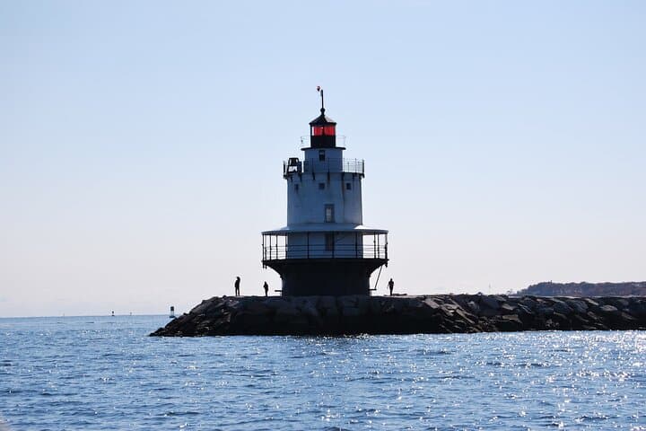 Portland-harbor-lights-and-sights-cruise-casco-bay-lighthouses-forts photo 6