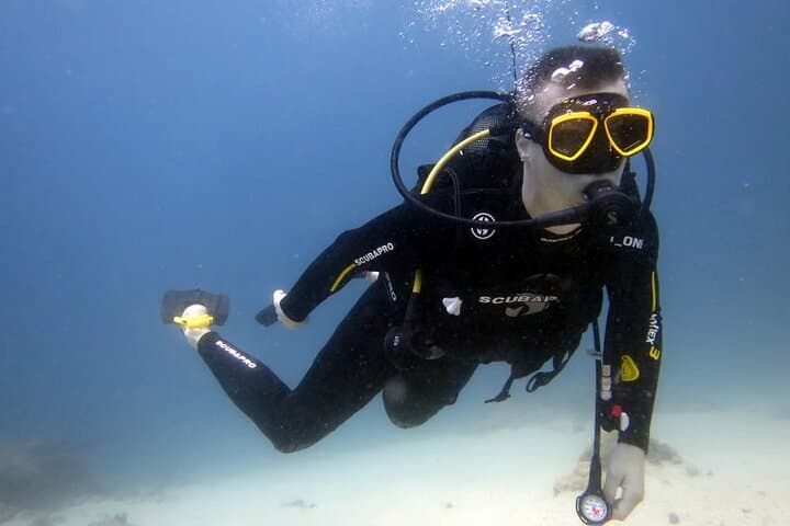 Discover Scuba Diving in Blue Bay — Beginner PADI Sea Dive in Mauritius photo 5