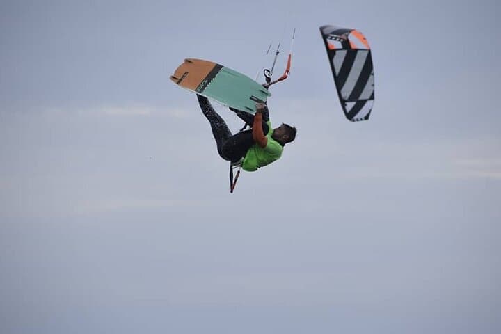 2-Hour Kitesurf Lesson in Tarquinia — Learn to Fly on the Tyrrhenian photo 5
