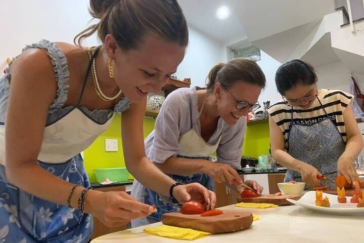 Hoi An Private Cooking Class, Lantern Workshop & Bicycle Tour — Full-Day Cultural Ride photo 4