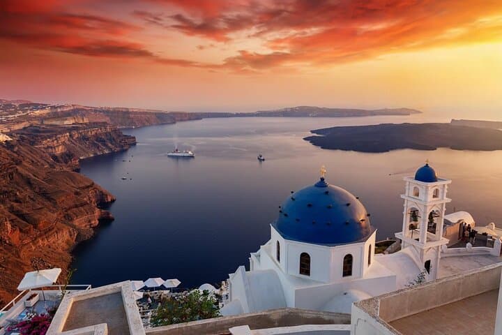 Santorini Iconic Highlights: Private Half-Day Tour with Panoramic Views