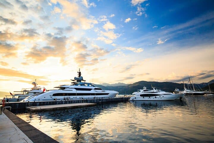Private Evening Gondola Dinner Cruise in Simpson Bay, Sint Maarten photo 3