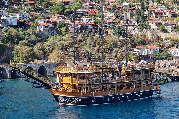 Alanya Pirate Boat Cruise: All-Inclusive Day Trip with Hotel Transfer photo 3