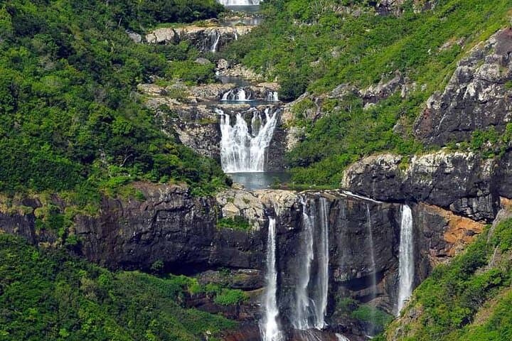 Waterfall Hike near Trou d'Eau Douce — Swim, Jump and Fish-Massage in Mauritius photo 5