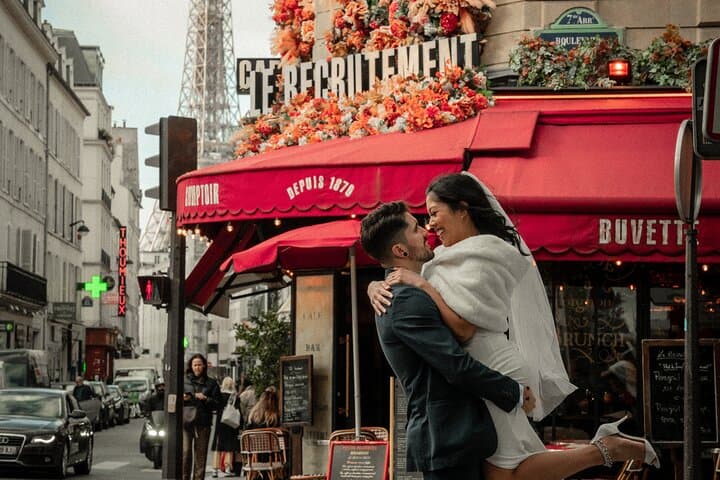 Paris Natural Portrait Session: Authentic Photos by the Eiffel Tower & Louvre photo 4