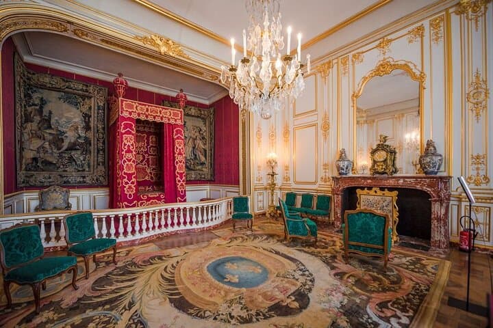 Private Loire Valley Châteaux Day Trip from Paris — Chambord & Chenonceau photo 3
