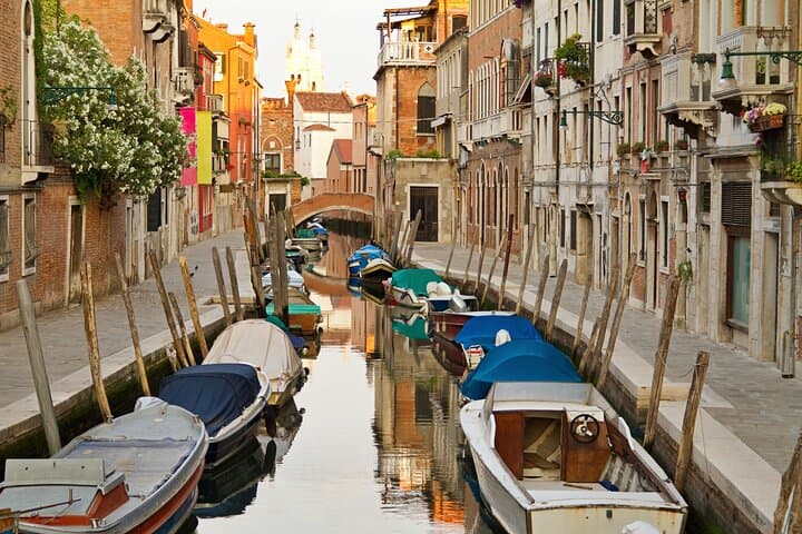 Venice Hidden Corners: Private 2-Hour Mystery Walking Tour photo 5