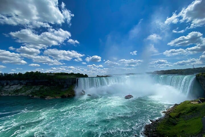 Full-Day Niagara Falls Adventure: Voyage to the Falls Boat Tour & Sightseeing