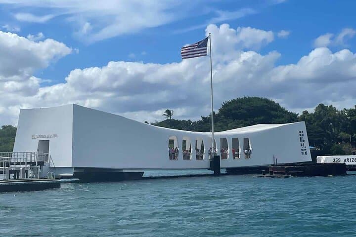 Pearl Harbor & Honolulu City Tour: USS Arizona Memorial, Waikiki Highlights and Practical Tips
