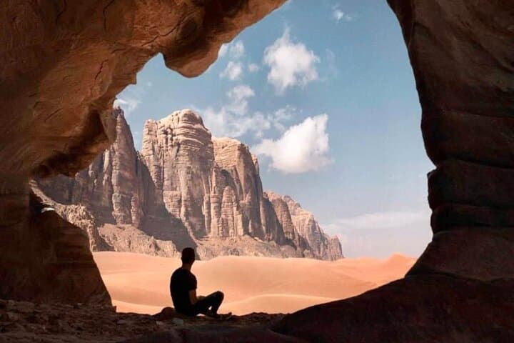 One-Day Jeep Tour in Wadi Rum from Aqaba: Desert Jeep Adventure & Bedouin Dinner