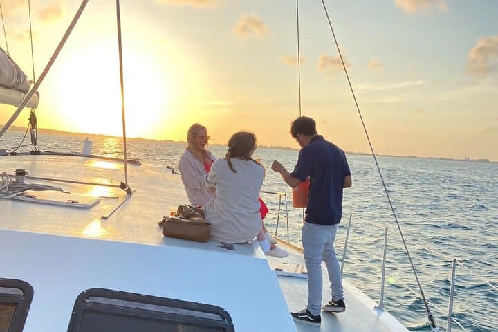 Bermuda Catamaran Sunset Sail — Great Sound Evening Cruise with Rum Swizzle photo 4