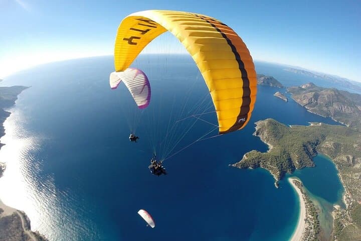 Tandem Paragliding Over Alanya: Fly from Castle Cliffs to Kleopatra Beach