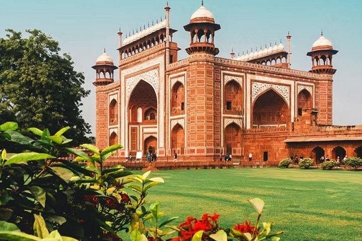 Same-Day Taj Mahal by Gatimaan Express: Private Day Trip from Delhi to Agra photo 3
