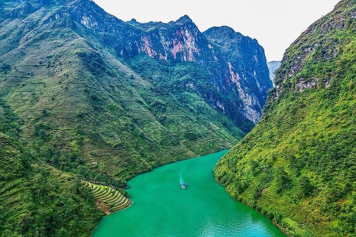 3-Day Trekking Ha Giang: Dong Van Karst Plateau Passes, Villages & Ma Pi Leng photo 4