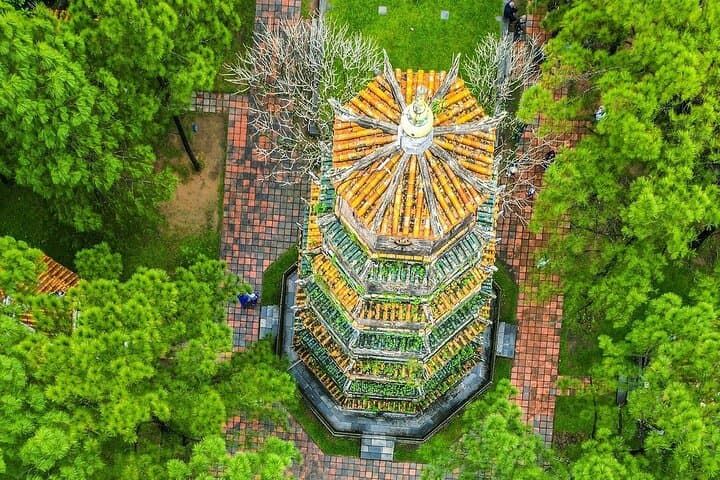 Hue Day Tour: Dragon Boat, Imperial Citadel & Royal Tombs photo 2
