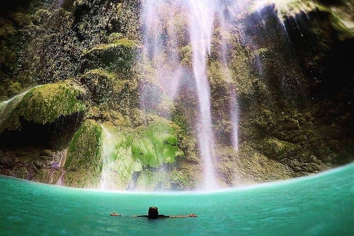 Oslob Whale Shark Swim, Sumilon Sandbar & Tumalog Falls — Full-Day Guide photo 2
