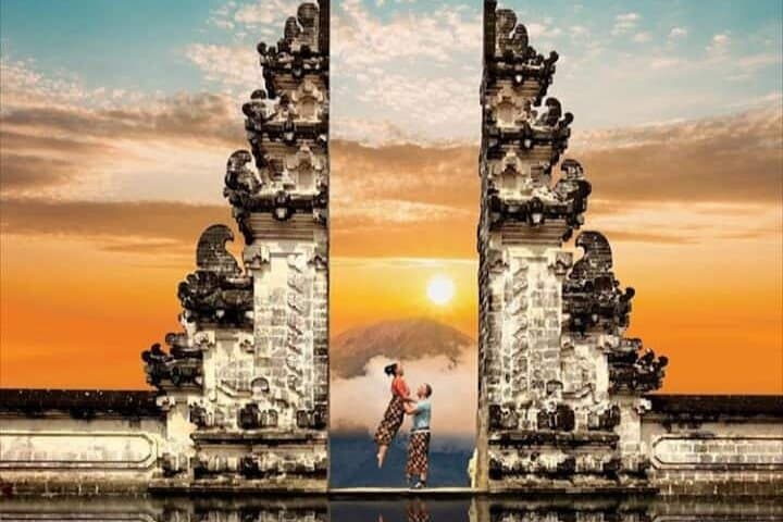 Sunrise at Lempuyang: Gates of Heaven, Tirta Gangga & Tukad Cepung Waterfall Day Tour