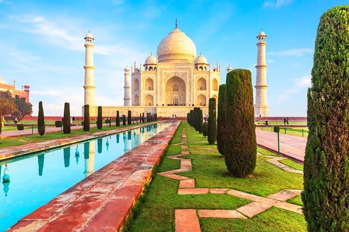 Sunrise Taj Mahal Tour from Delhi by Car — All-Inclusive Day Trip photo 3