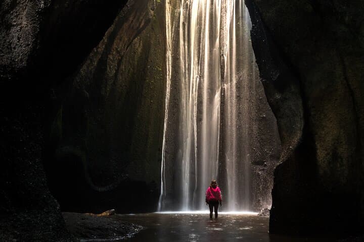 Sunrise at Lempuyang: Gates of Heaven, Tirta Gangga & Tukad Cepung Waterfall Day Tour photo 5
