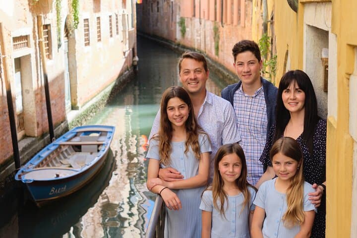 Iconic Venice Photoshoot and Private Gondola Adventure photo 3