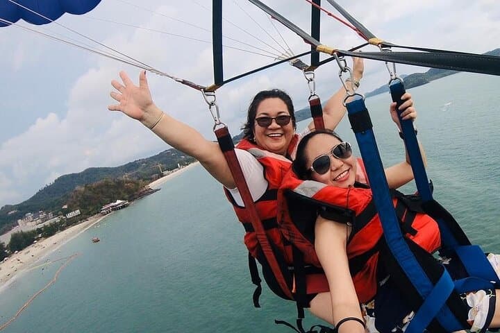 Parasailing in Langkawi: 500-Foot Flights Above the Archipelago photo 3