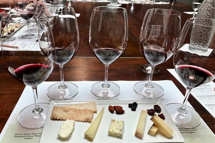 5-Hour Private Paris Highlights Tour with Hotel Pickup and Wine Tasting