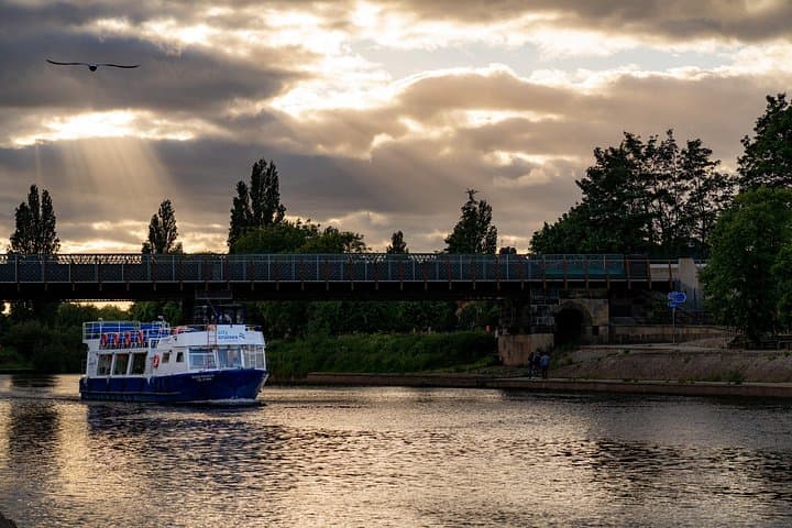 Evening Happy Hour River Cruise on the Ouse — York Sightseeing & Family Cruise photo 3