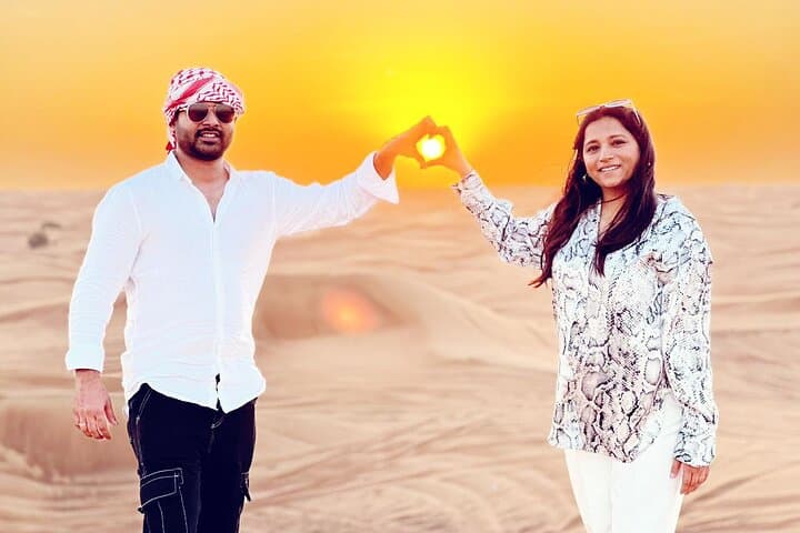 Dubai Dunes Safari: Sandboarding, Dune Bashing & Desert Photography photo 4