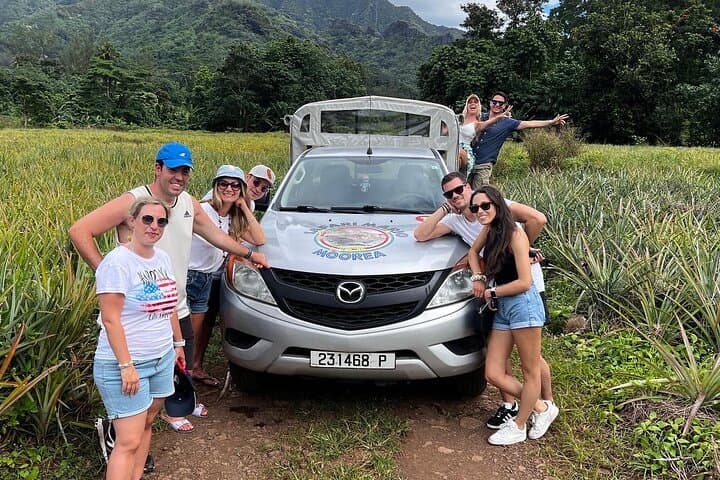 Moorea 4x4 Adventure from Tahiti: Magic Mountain, Belvedere Lookout and Pineapple Valleys