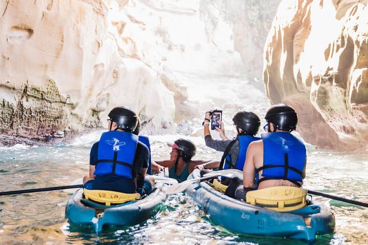 La Jolla Sea Cave Kayak Tour: 90-Min Guided Paddle Through the Seven Caves