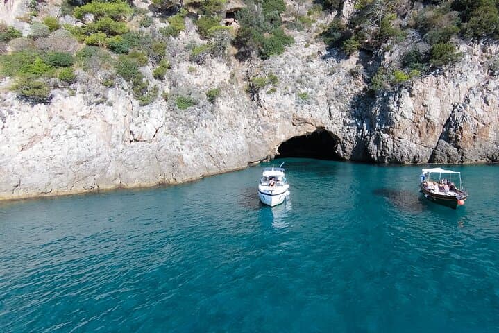 VIP Private Boat Trip from Gaeta to Sperlonga — Caves, Cliffs & Tiberius' Coast photo 6
