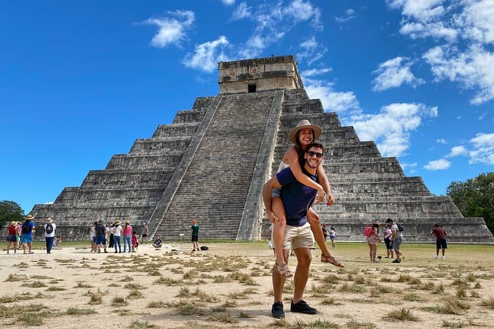 Chichen Itza & Cenotes Xkeken and Samula: Full-Day Tour from Cancun