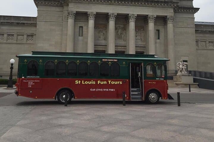 St. Louis Narrated Trolley Tour — 90-Minute City Highlights & Forest Park Drive photo 1