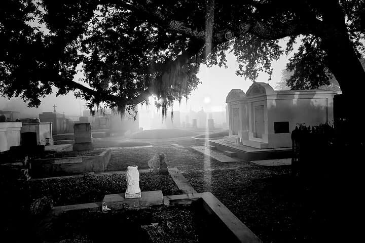 New Orleans Night Cemetery Bus Tour with Exclusive After-Hours Access