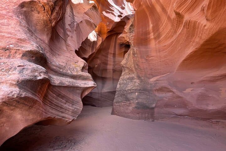 Exploring Upper Antelope Canyon and Horseshoe Bend: A Half-Day Adventure from Page, Arizona
