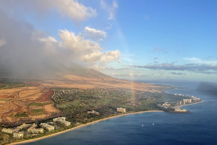 Maui Private Air Tour: 60-Minute Flight Over Molokai, Kahoʻolawe & Molokini photo 3
