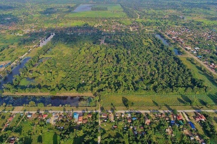 Banteay Chhmar Temple and Silk Farm — Private Day Trip from Siem Reap photo 5