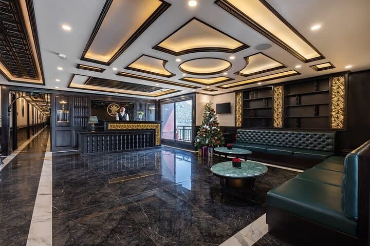 Halong Bay Luxury Cruise: 2-Day Halong & Lan Ha Bay Overnight Experience photo 3