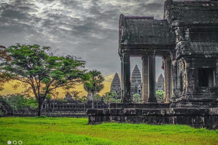 Sunrise at Angkor Wat: Private Temples Sunrise Adventure in Siem Reap