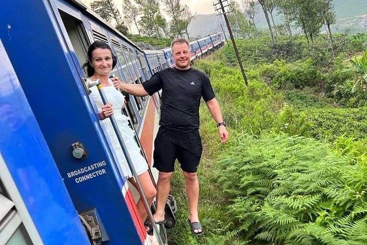 Kandy to Ella Train: Reserved Seats on Sri Lanka’s Scenic Hill-Country Railway