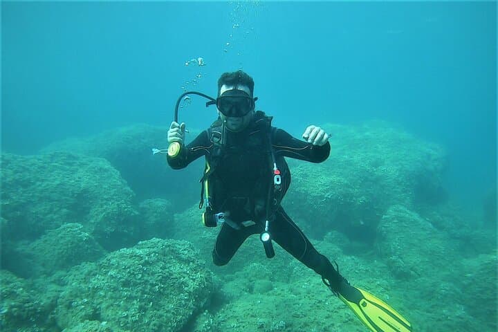 Baptism of the Sea: Beginner Scuba Dives on Elba’s Clear Waters photo 6